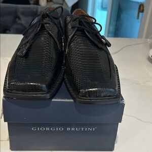 Giorgio Brutini Textured Black Oxfords